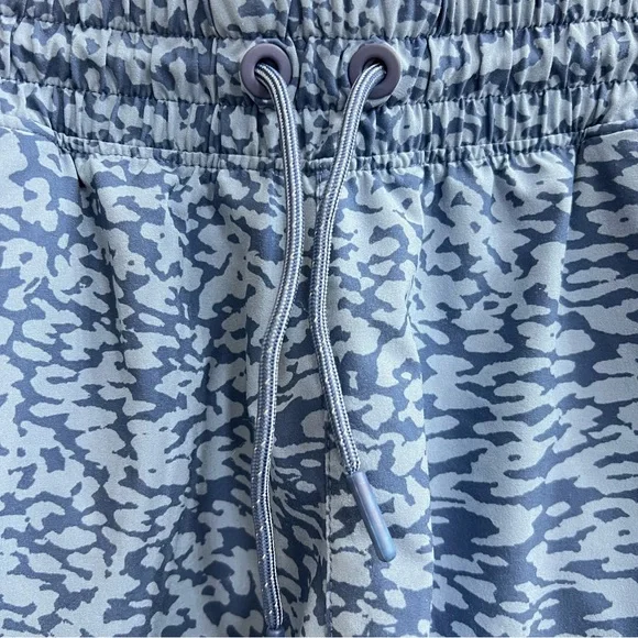 Athleta Girl All Play 3" Short in Blue, Size XL (14) - Picture 5 of 9